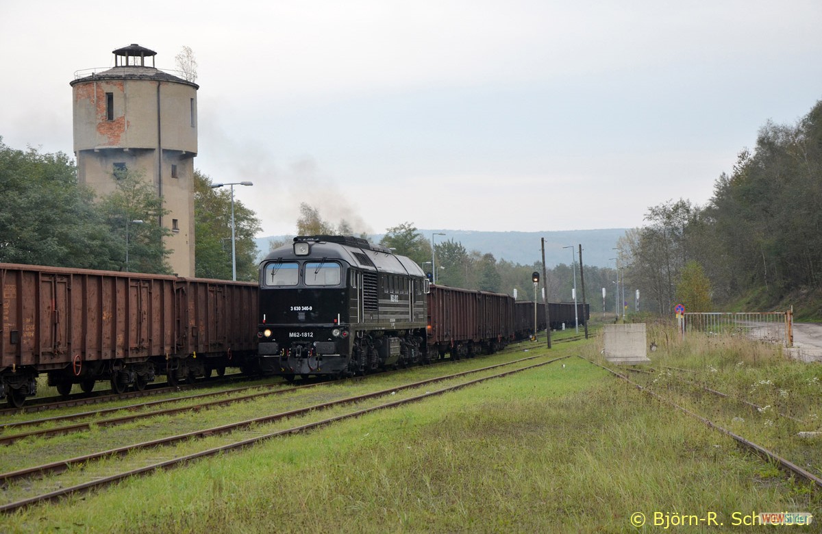 M62 1812 mit leerem Kohlezug beim Rangieren in Turoszow